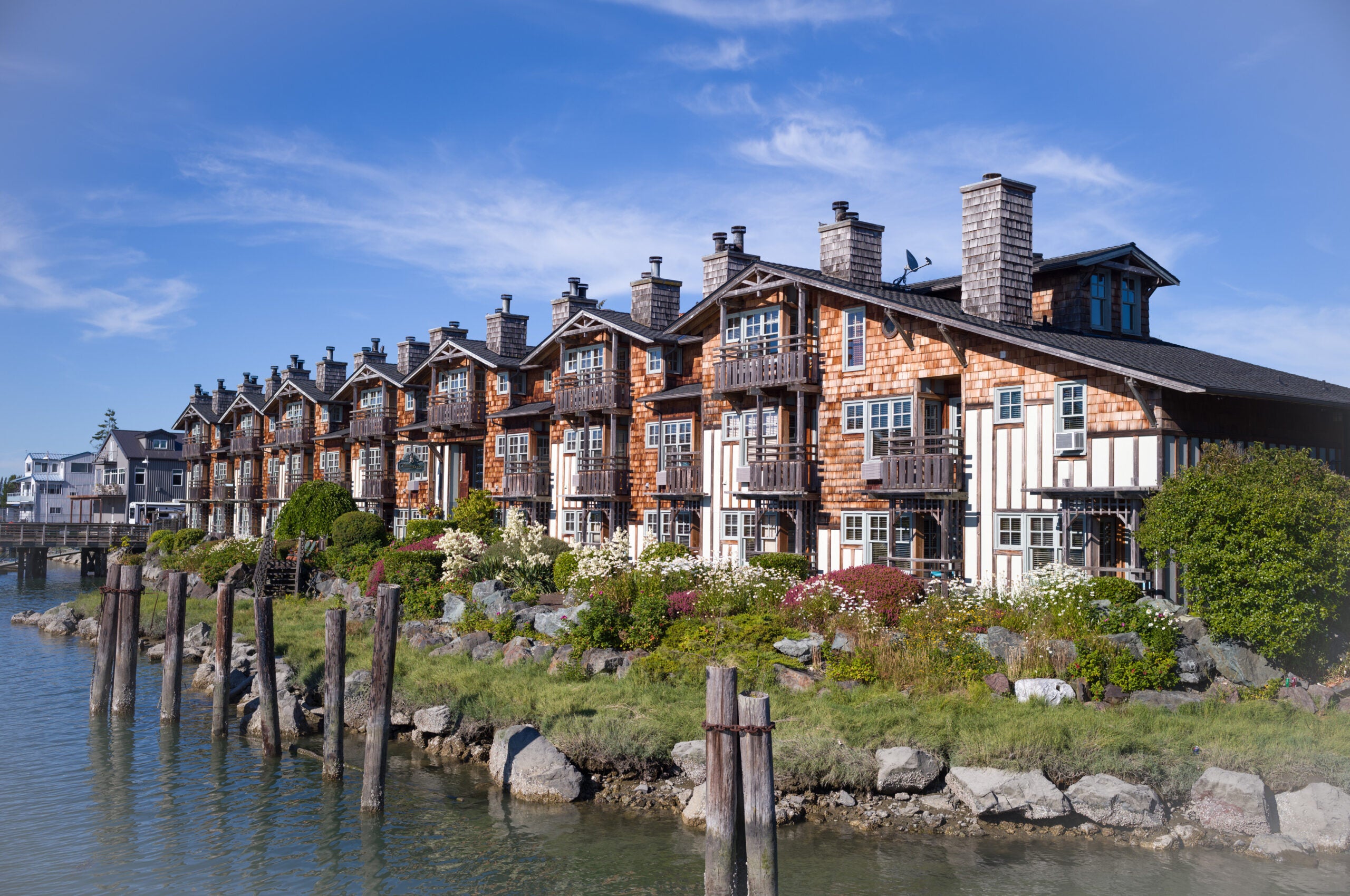 Houses overlooking water.