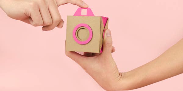 “Pinpal” Concept is a Cardboard Pinhole Instant Camera